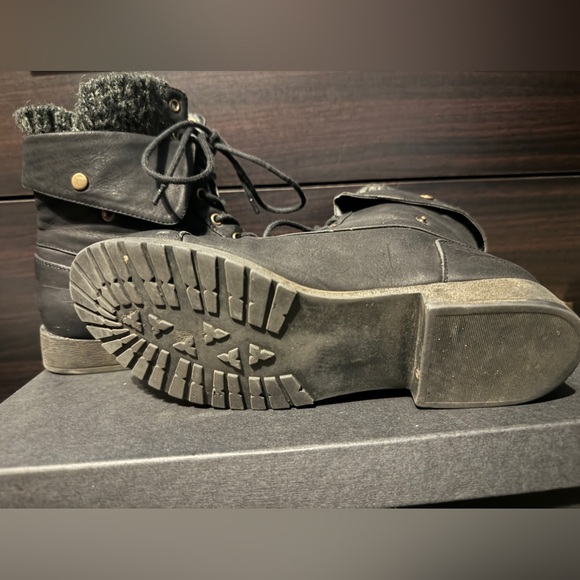 Shoedazzle ankle tie boots - Picture 3 of 3